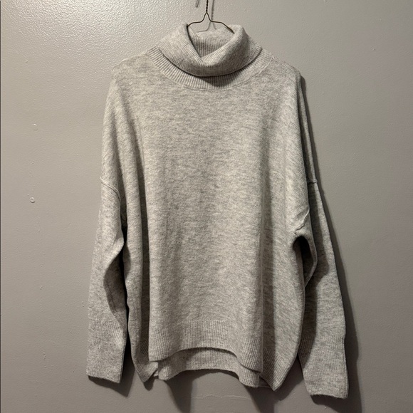 Vince Camuto Light Gray Turtleneck Sweater - Picture 5 of 7
